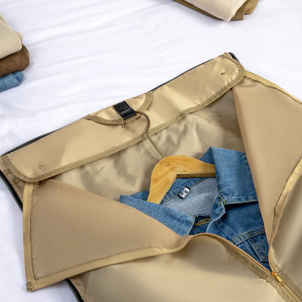 Luxhe x Lucshy Travel Bag - Image 6